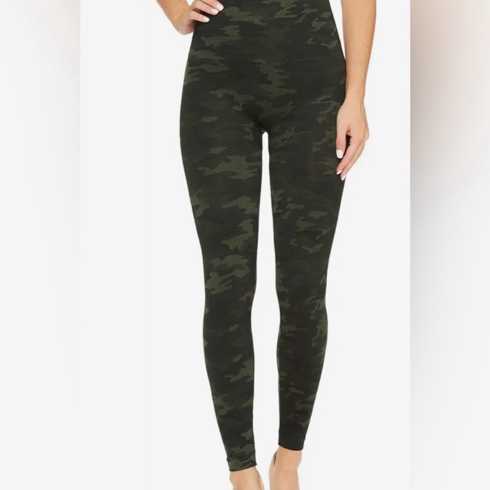 SPANX EcoCare Seamless Leggings in Green Camo